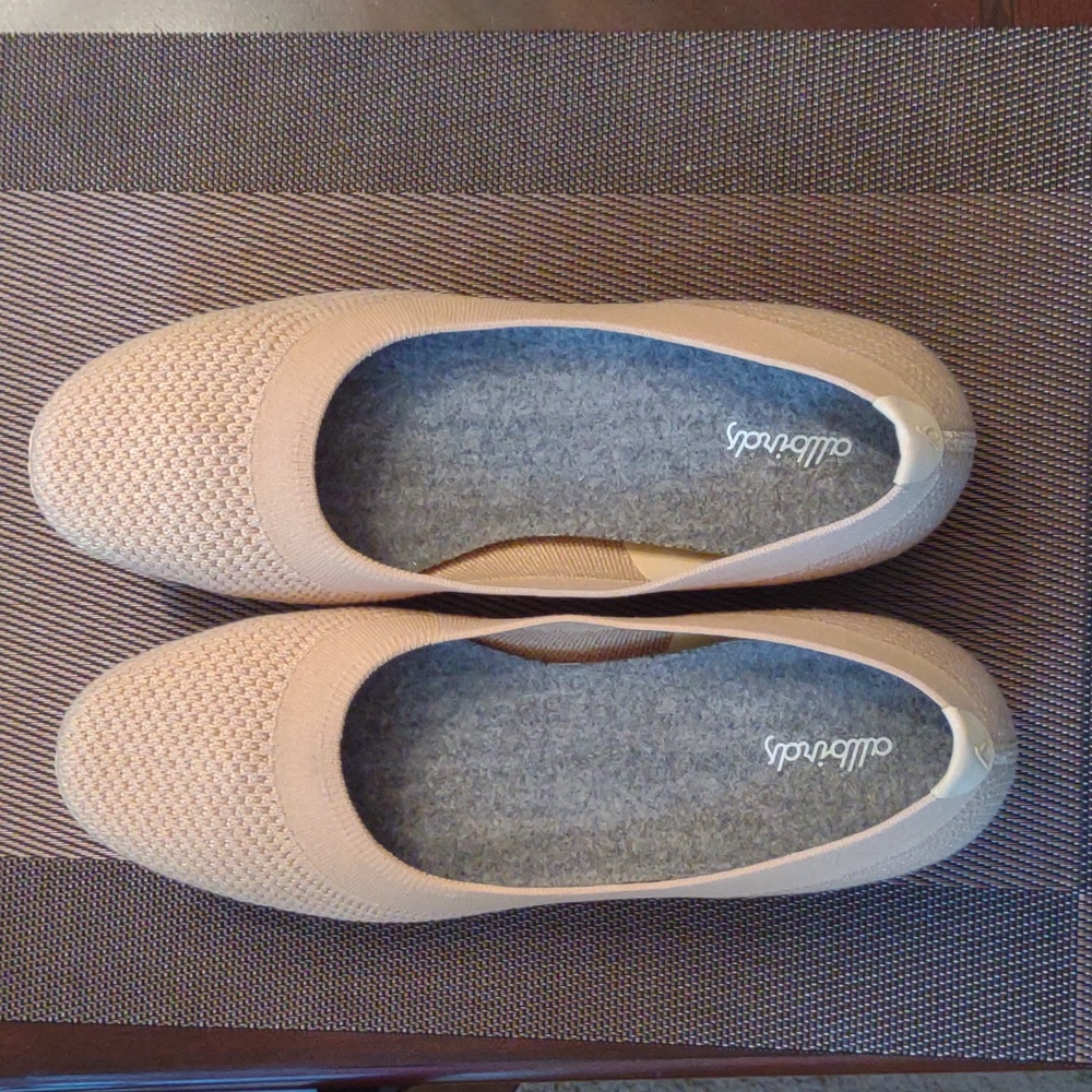 Allbirds Tree Breezes Knit Ballet Flats in Lux Beige. Size. W 9.5